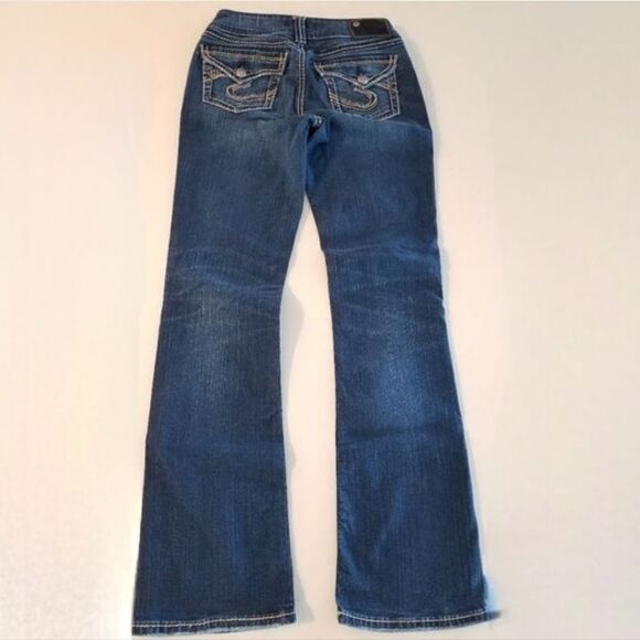 Silver Suki Mid-rise Slim Boot Jeans - Picture 6 of 8